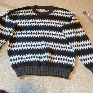 authentic vintage men’s sweater triangle design brown and tan zig zags